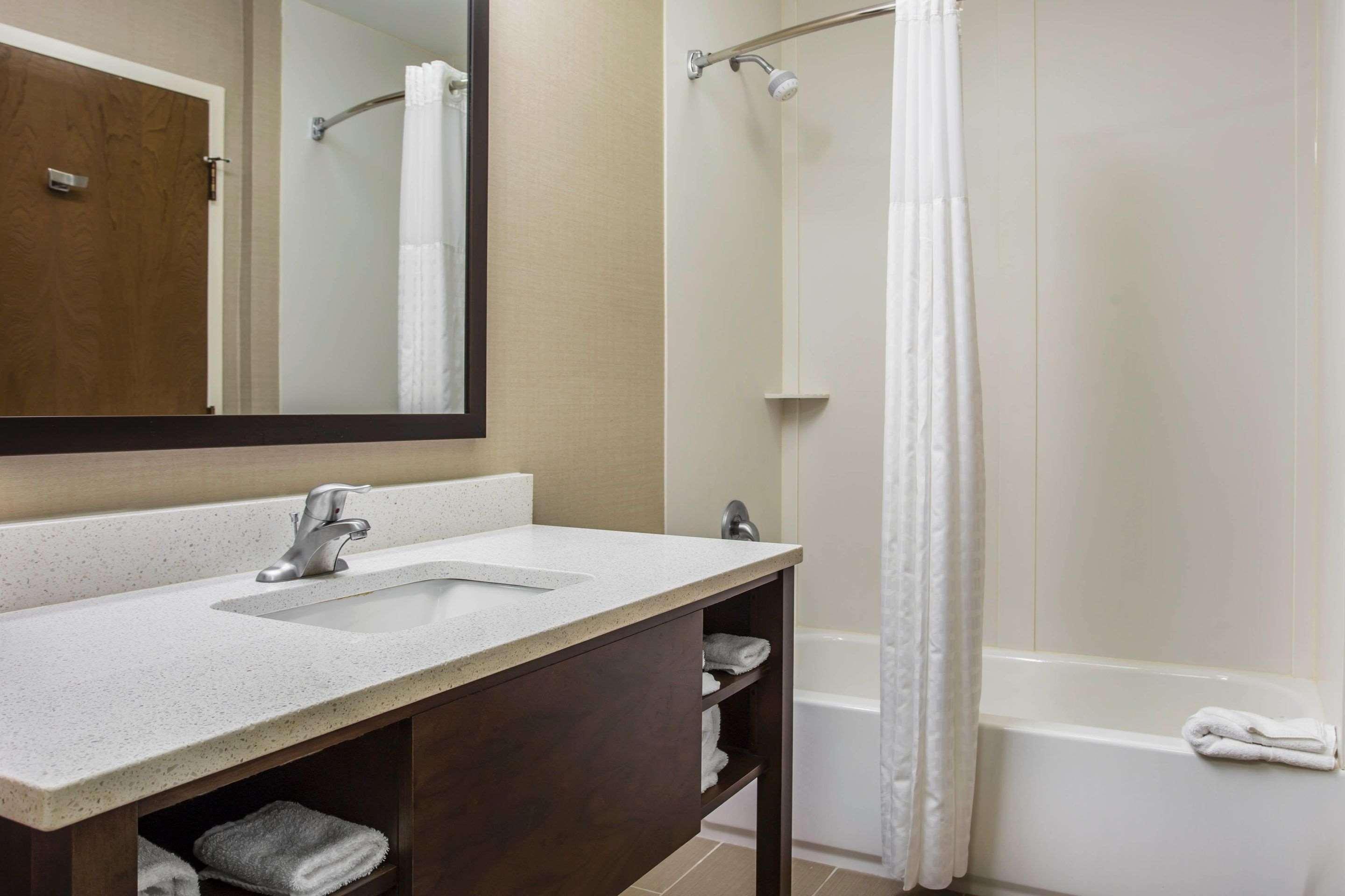 Comfort Suites At Isle Of Palms Connector Mount Pleasant Eksteriør billede