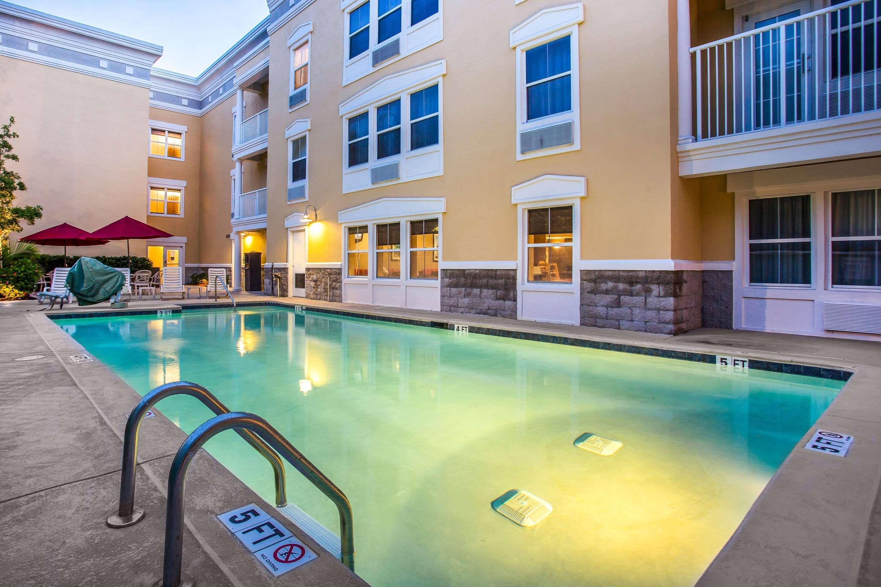 Comfort Suites At Isle Of Palms Connector Mount Pleasant Eksteriør billede